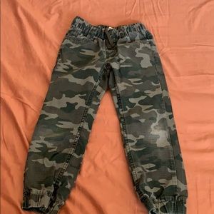 Boys Levi’s joggers